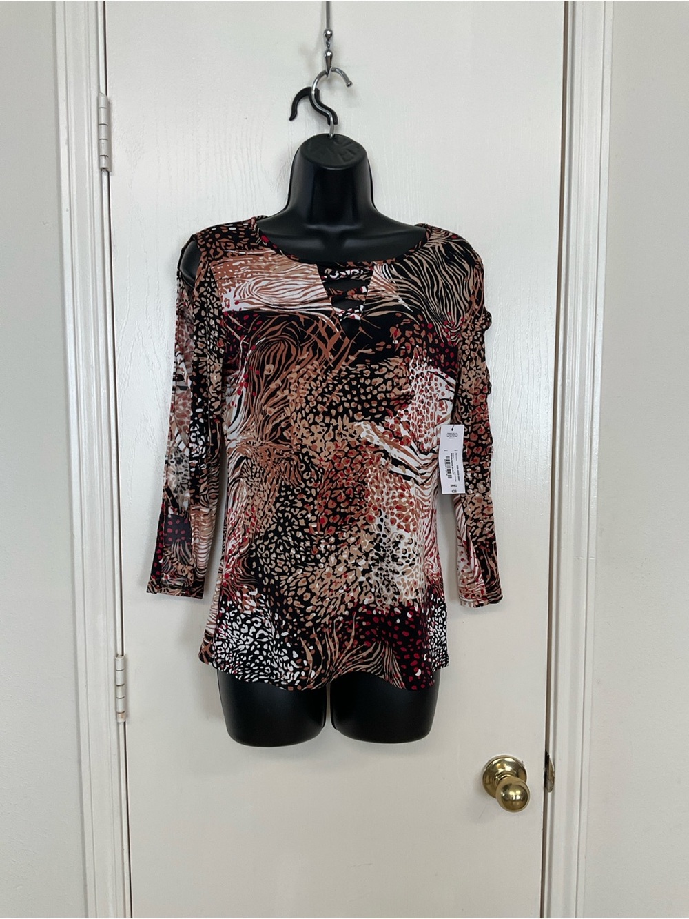 BOLD elements Long-Sleeve Printed Scoop Neck Top - Black & Brown Multi